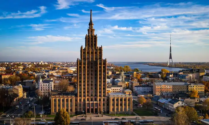 Latvia Formalizes E-Invoicing Channels and Reporting Procedures for 2026
